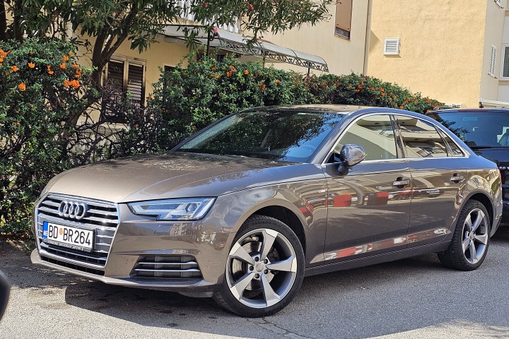 AUDI S4