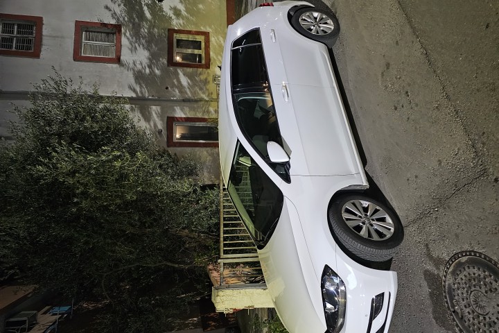 VW GOLF VII + DSG-White